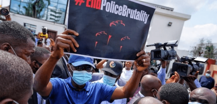 *
示威失控引杂乱！尼日利亚军警当街行刑 多人中枪 总统发出呼吁.....-ky开元·(中国)集团官网(图6)